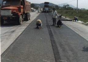 钢塑土工格栅在公路建设中升级加固